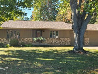 887 N 4th St, Chesaning, MI, 48616