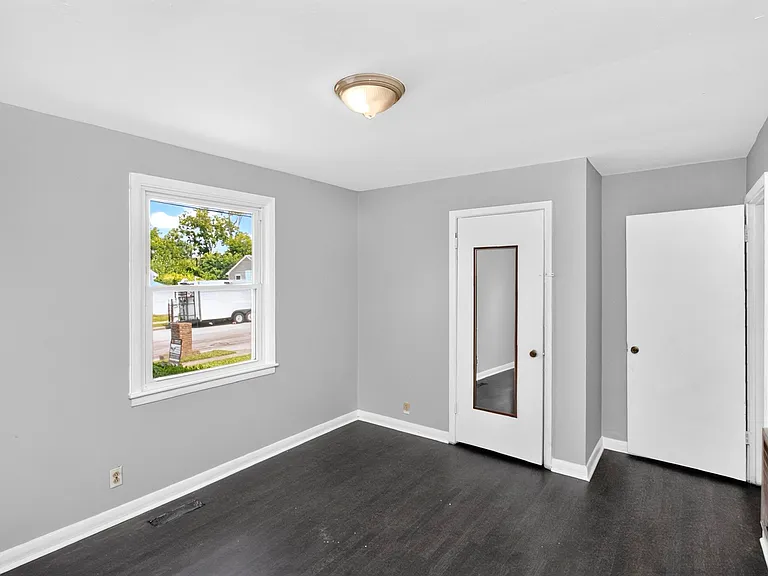 2423 Underwood St — Photo 25