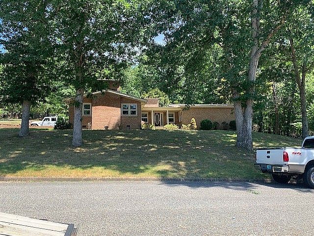 1st image of 2375 Hickory Ave