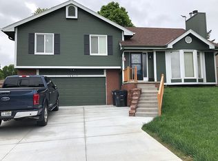 16015 Orchard Cir, Omaha, NE 68135