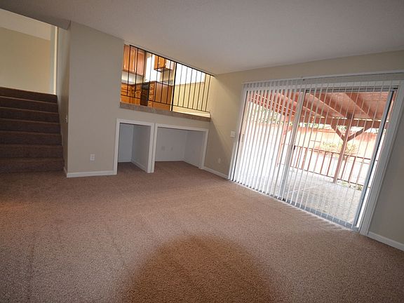 3rd image of 1395 Pebblewood Dr