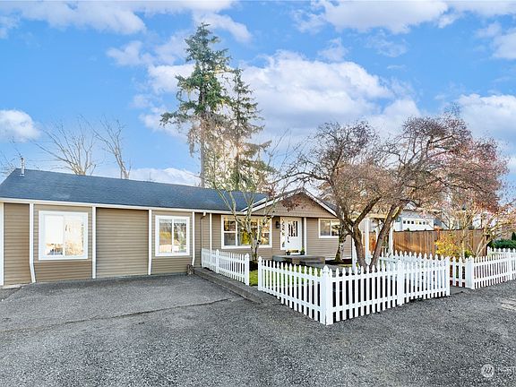 2nd image of 216 106th Avenue SE