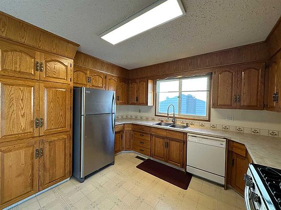 4th image of 6008 S 57th Ave