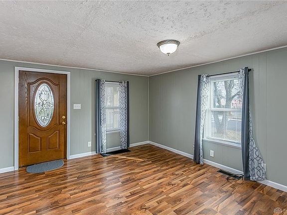 3rd image of 1601 Clark Ave