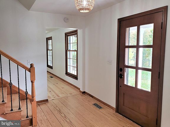 5th image of 70 Elk Run Estates Dr