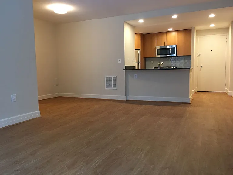 1255 New Hampshire Ave NW — Photo 164