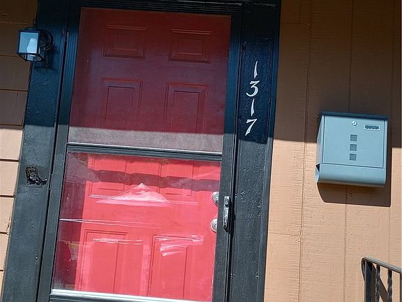 2nd image of 1317 Hall St