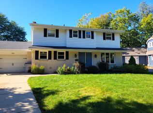 1823 W Holmes Ct, Milwaukee, WI 53221