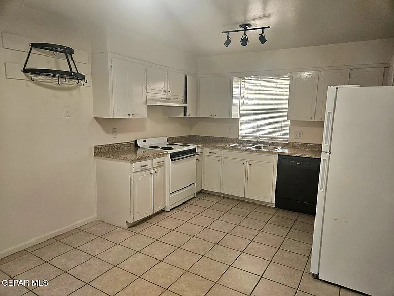6832 Escondido Dr #A — Photo 6