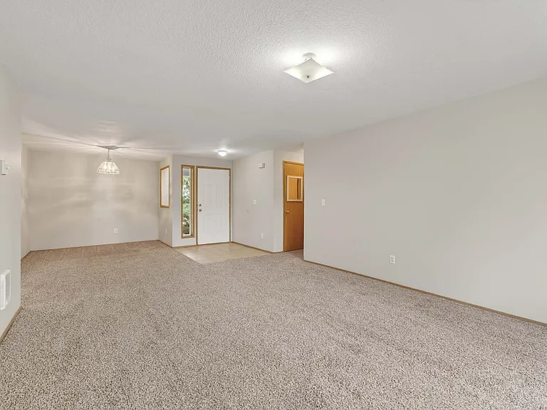 17005 NE 21st St — Photo 5