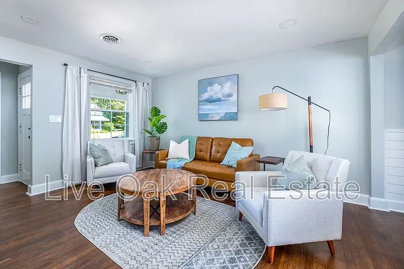 3 bed, 1.0 bath, 1000 sqft, $2,095 — Photo 4