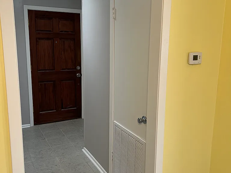 1131 Louise St — Photo 16
