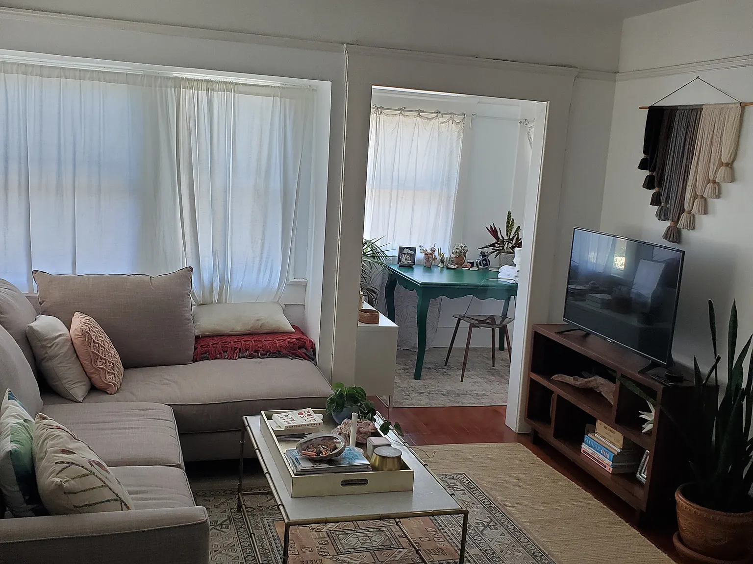 1 bed, 767 sqft, $2,300 — Photo 3
