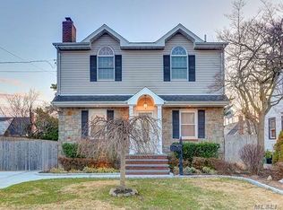 1061 Adams Ave, Franklin Square, NY 11010