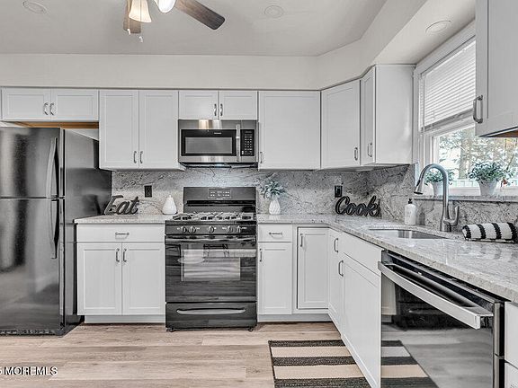 5th image of 30 Turnberry Cir #125