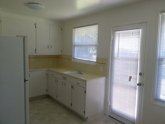 4th image of 14534 Union Ave APT B1