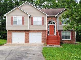 6056 E Creekview Ct, Rex, GA 30273