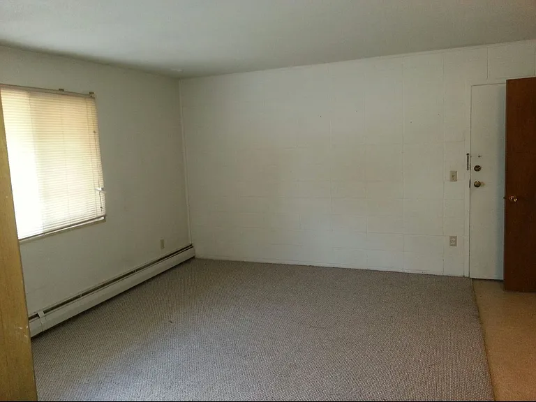 2714 Wayne Ave — Photo 4