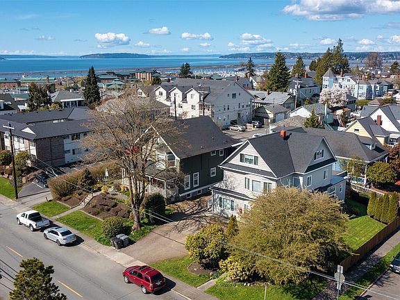 4th image of 2232 Hoyt Avenue