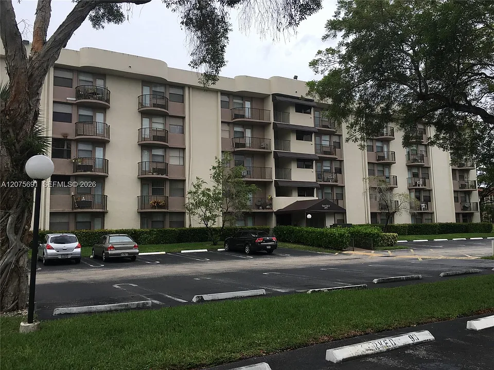 2771 Riverside Dr #214A