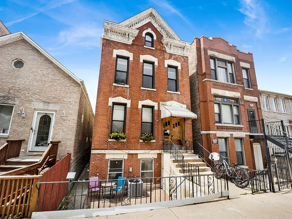 2706 S Emerald Ave #2F