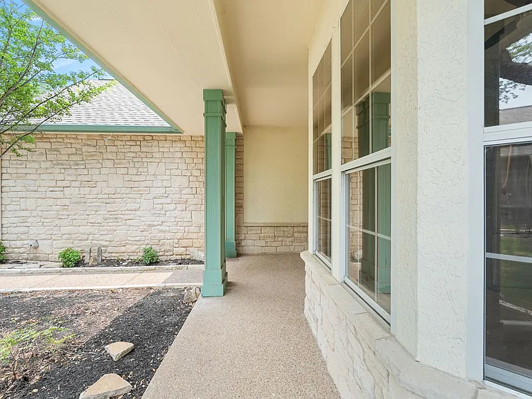 104 Bronco Cir — Photo 5
