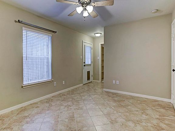 3rd image of 4107 Blossom St Unit B