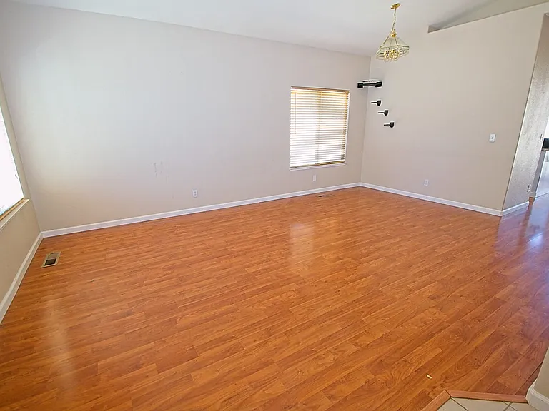 20945 White Rock Dr — Photo 5