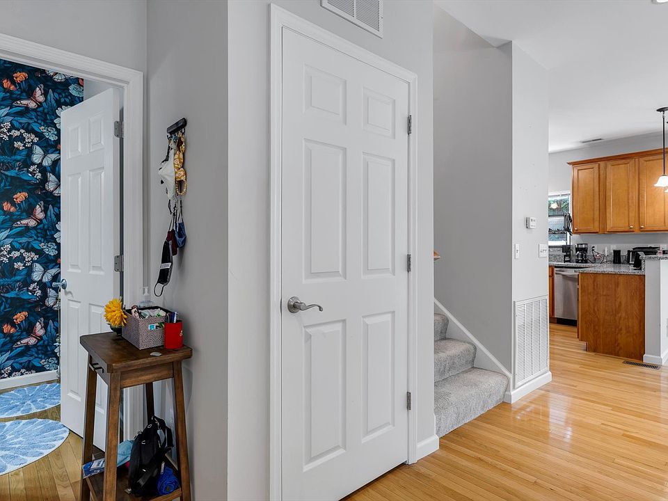 1st image of 8018 Presidio Ct #1