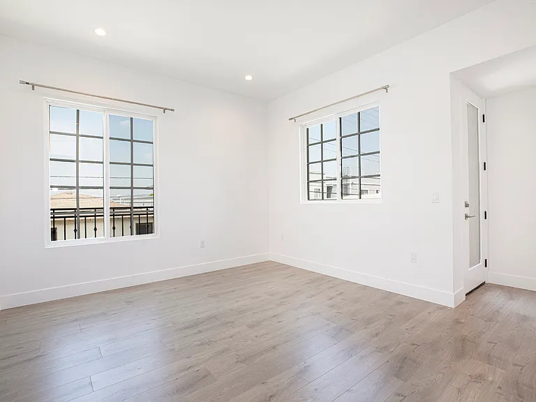 1029 Melrose Ave #104 — Photo 35