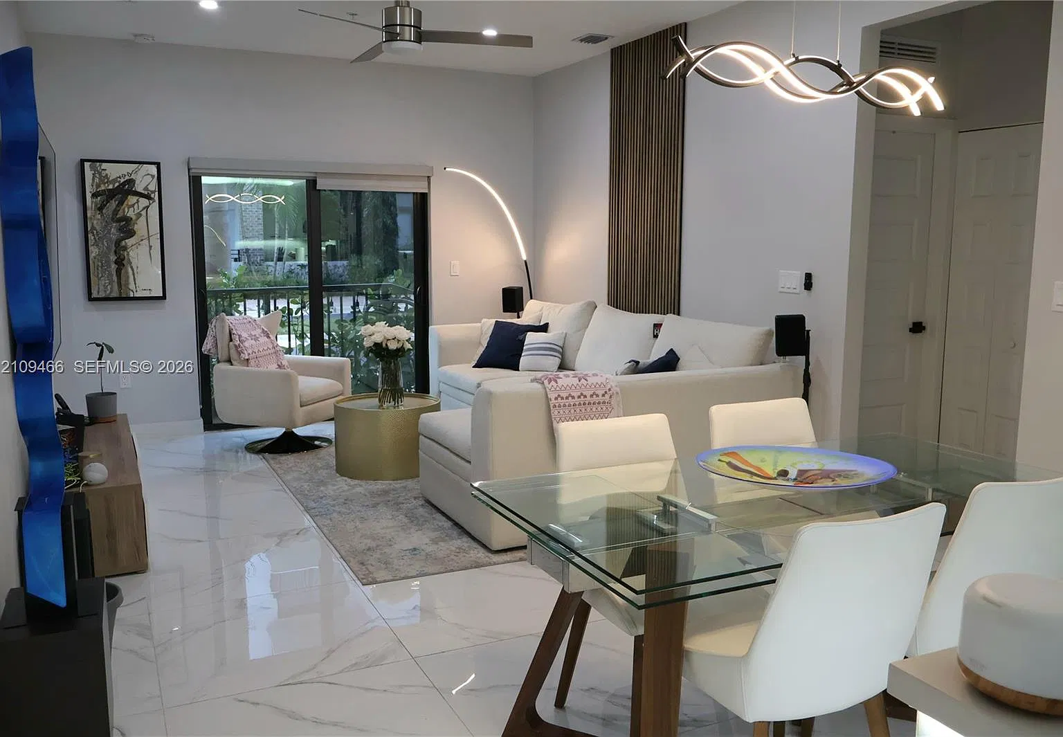 Downtown Doral South Phas — Photo 1