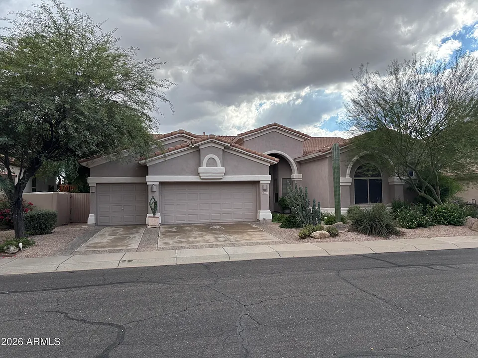 4419 E Robin Ln