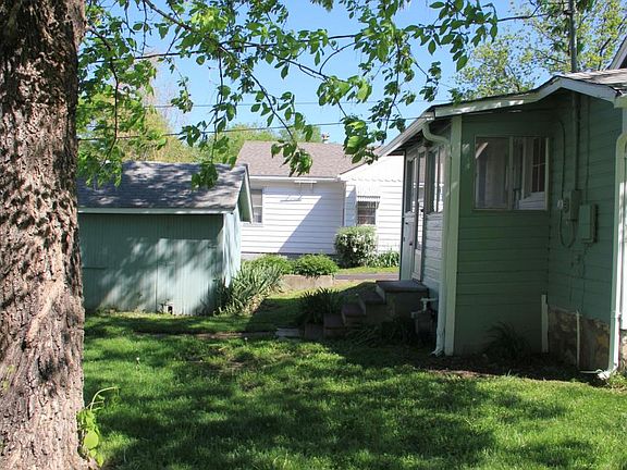 2nd image of 630 N Poplar St