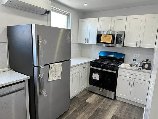 Rented by 18 REALTY | media 9