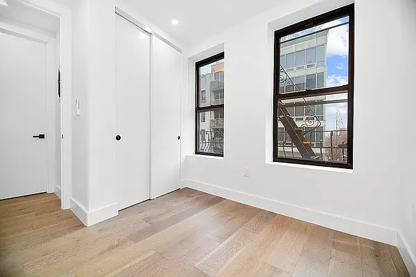 Rented by REAL New York | media 33