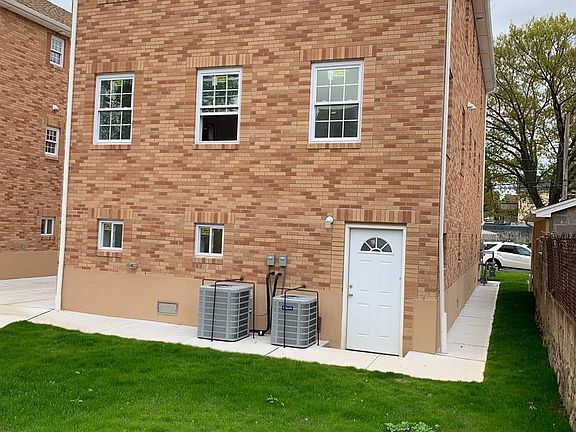 3rd image of 258 Buttrick Ave