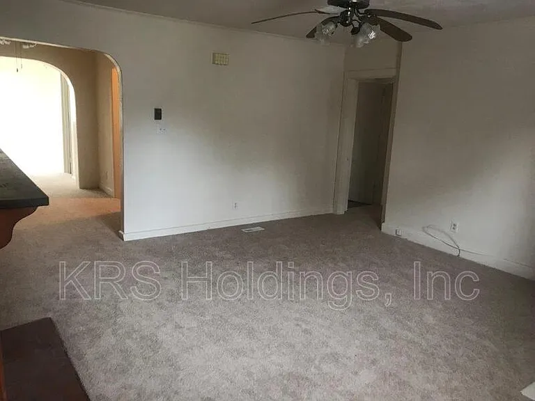 211 Maycox Ave #B — Photo 10
