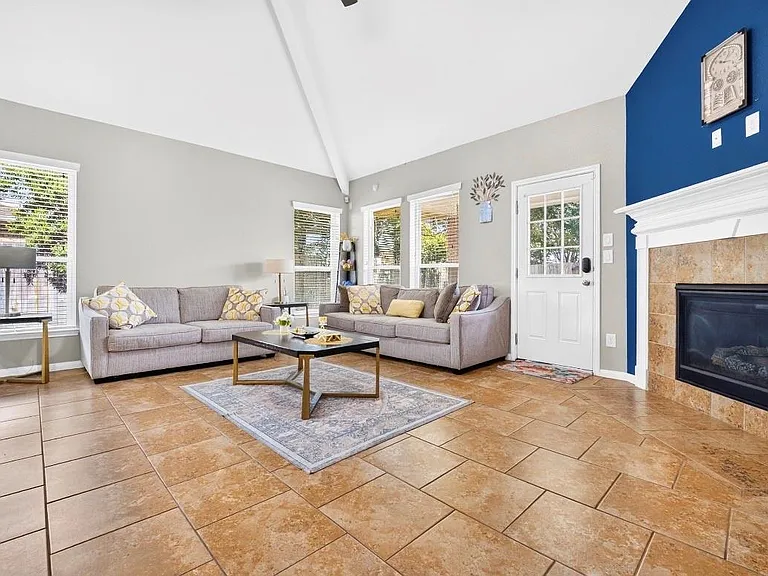 16026 Rustlers Trail Ln — Photo 6