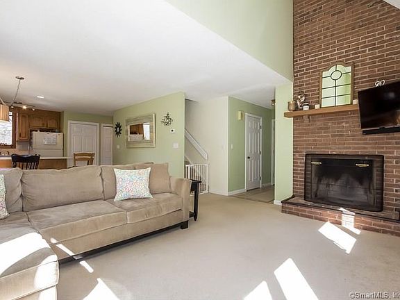 5th image of 6 Arrowwood Ct #6
