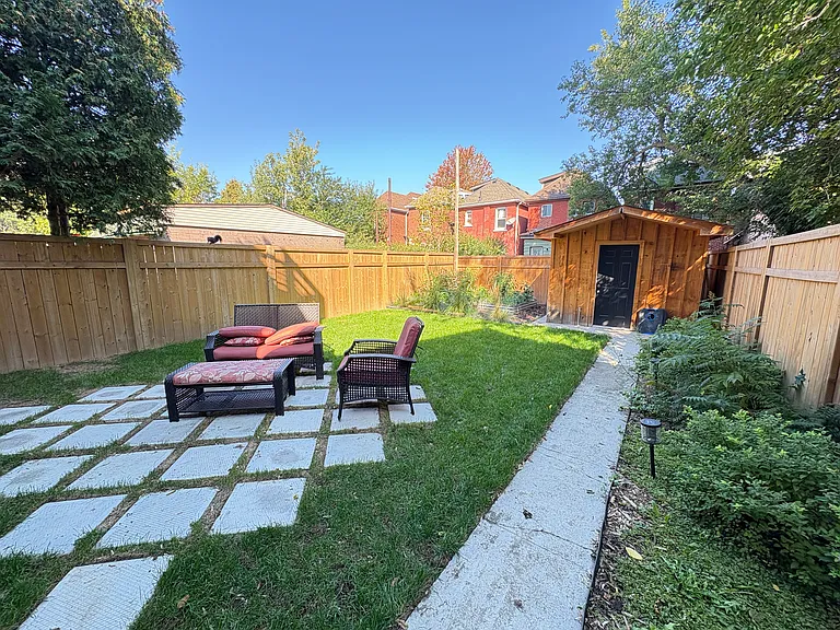 691 Wilson St — Photo 22