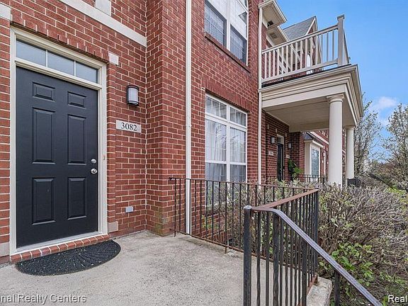 2nd image of 3082 Camden Dr