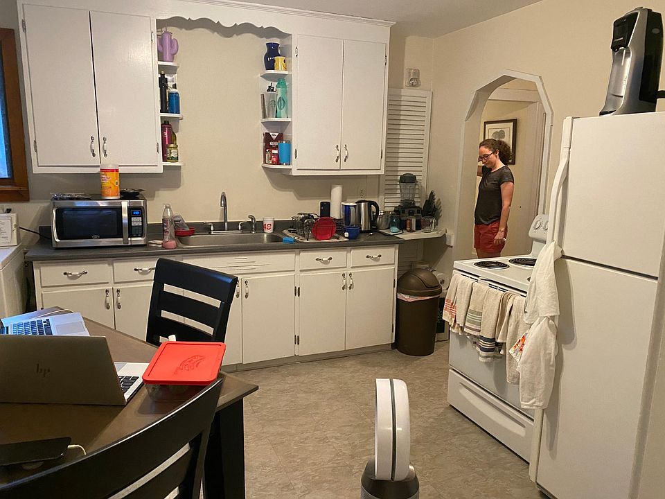 Eat in kitchen