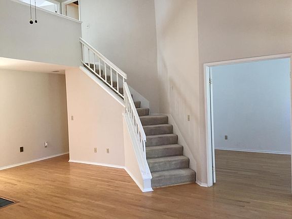4th image of 7523 Creekridge Ln