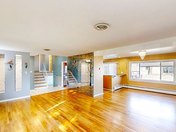 3rd image of 281 Concord Dr