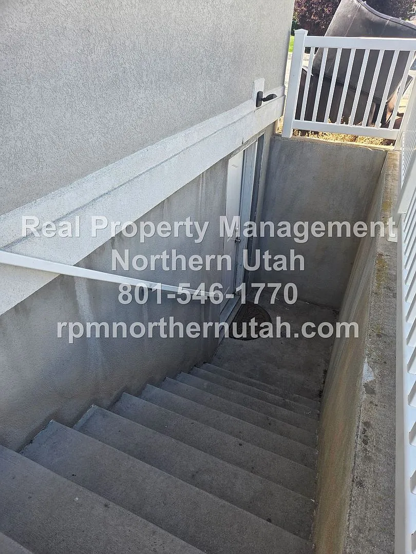 4 Bed 2 Bath Basement Unit in Syracuse! — Photo 2