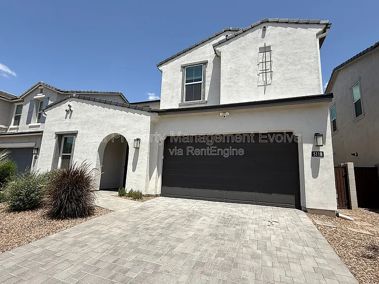 5118 E Anderson Dr — Photo 2