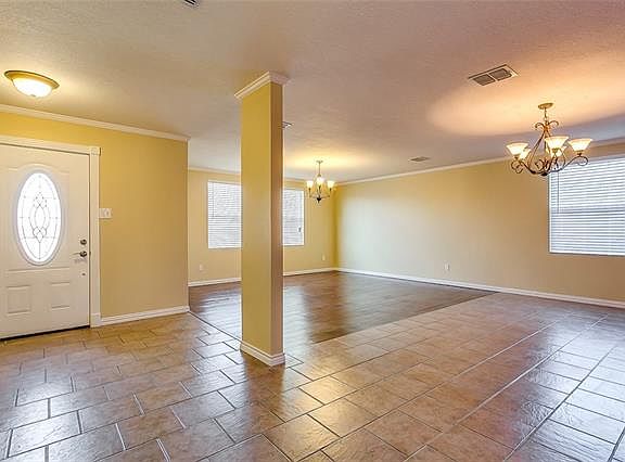 3rd image of 1424 Windy Meadows Dr