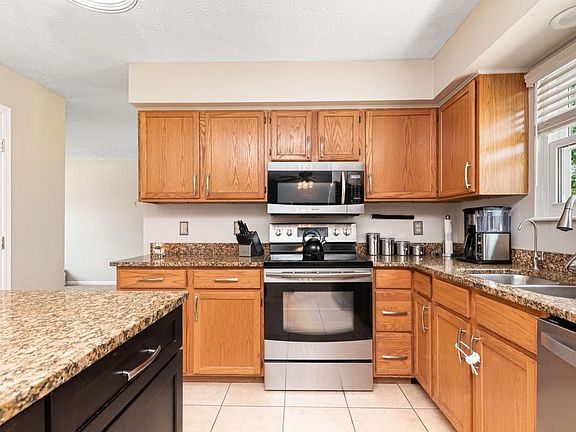 5th image of 2209 Harmony Ct