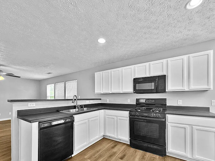 1236 Liriope Ln — Photo 7