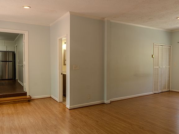 3rd image of 1616 Drayton Woods Dr